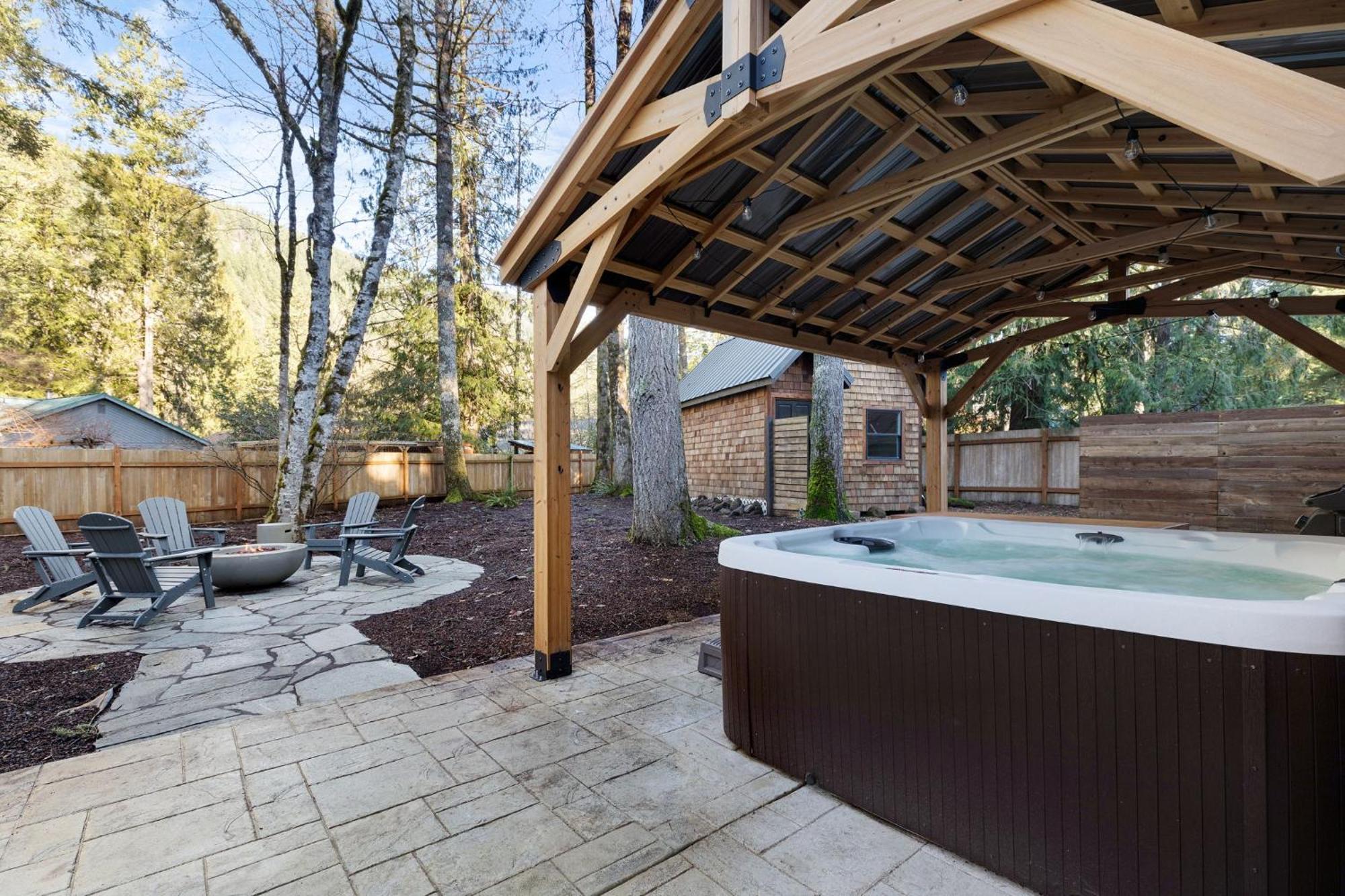 Stay Portland Collection - Alpine Retreat Hot Tub, Fire Pit & Game Room Rhododendron Экстерьер фото